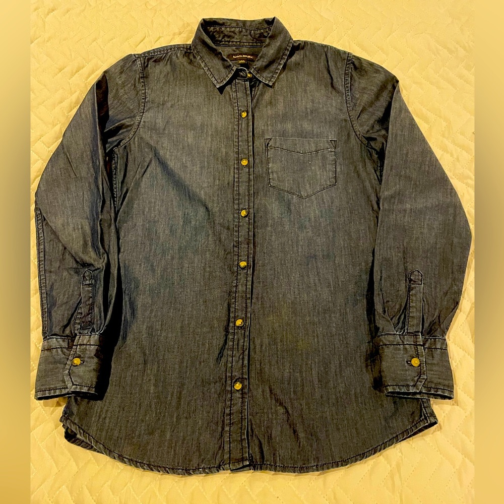 Banana Republic women’s shirt